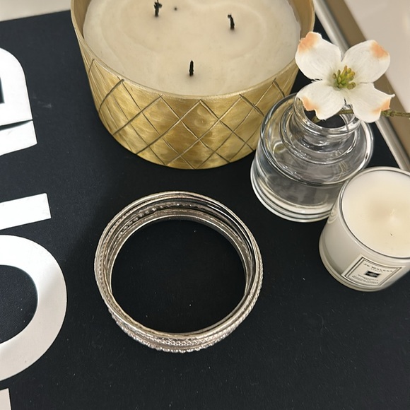 Cache Silver Bangles - Picture 3 of 11